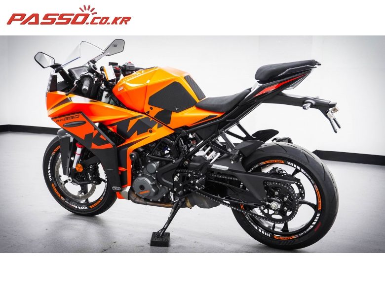 2022 KTM RC 390 사진 4